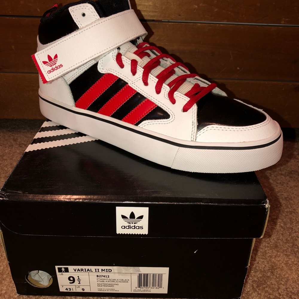 Adidas Varial II Mid NWT US 9.5